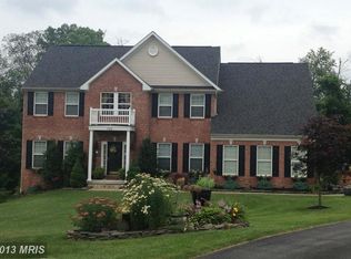 326 Drewery Ln, Falling Waters, WV 25419