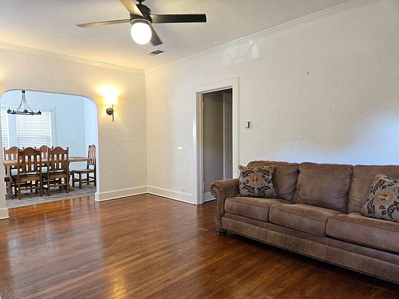 3rd image of 3317 Rogers Ave