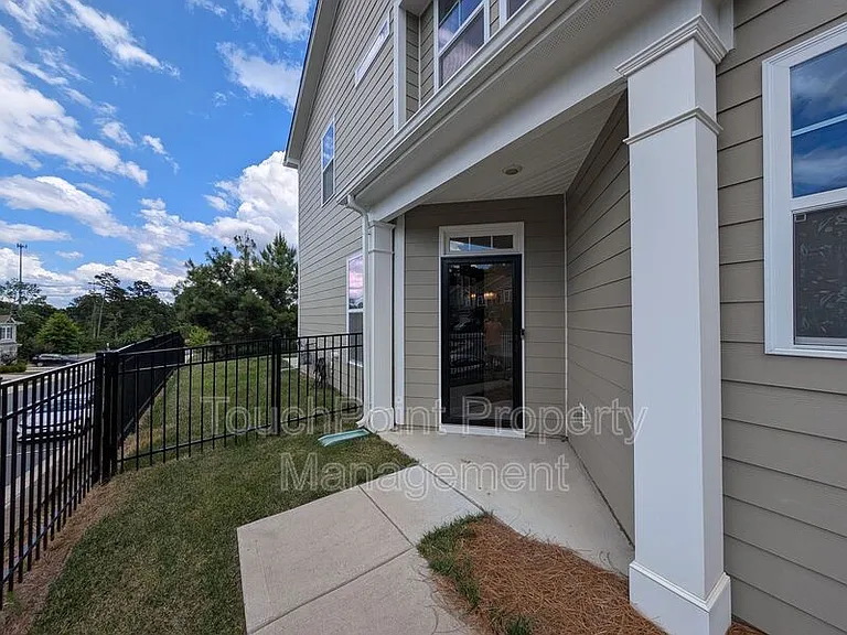 634 Cypress Glen Ln — Photo 3