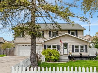 415 Leon Rd, Walled Lake, MI 48390