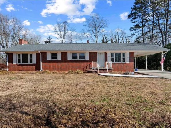 3617 Courtney Church Rd, Yadkinville, NC 27055