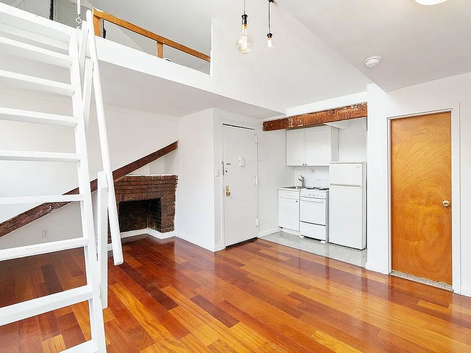 2nd image of 106 Greenwich Ave #4B