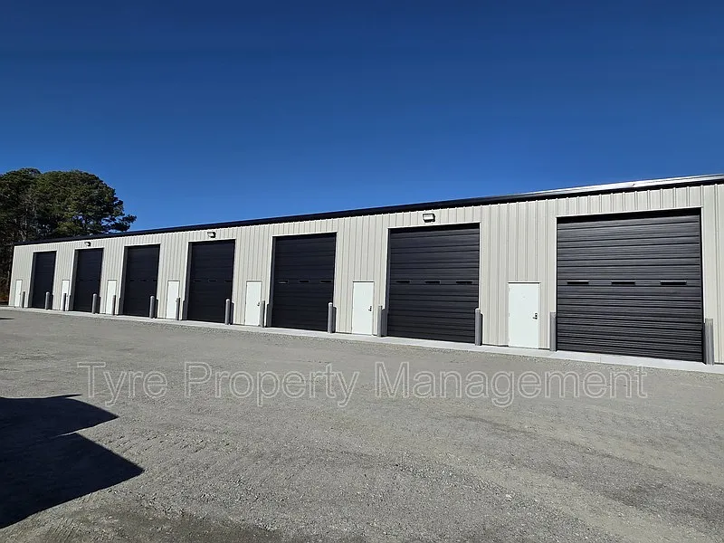 Building Photo - 3945 Lee St #A-4