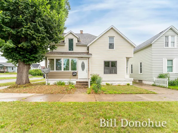 1061 Crosby St NW, Grand Rapids, MI 49504