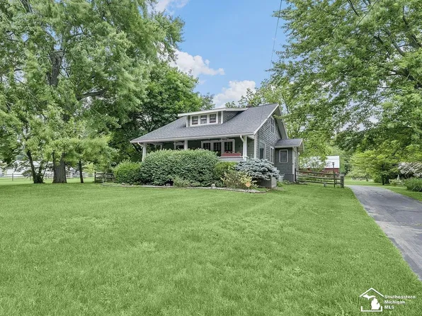 2252 W Temperance Rd, Temperance, MI 48182