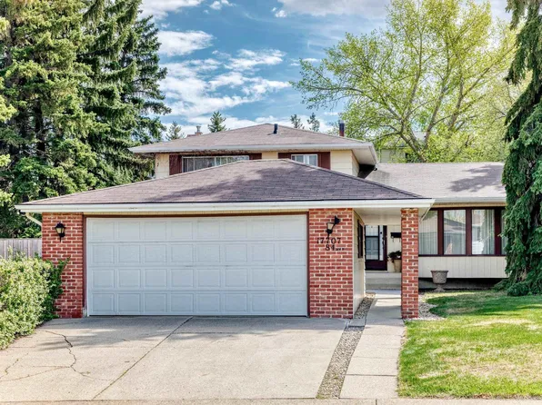 17707 84th Ave NW, Edmonton, AB T5T 0N5