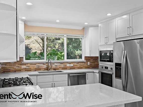 5th image of 74 Farview Ct