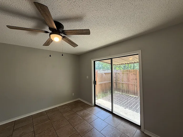 1105 Carroll Ave #B — Photo 4