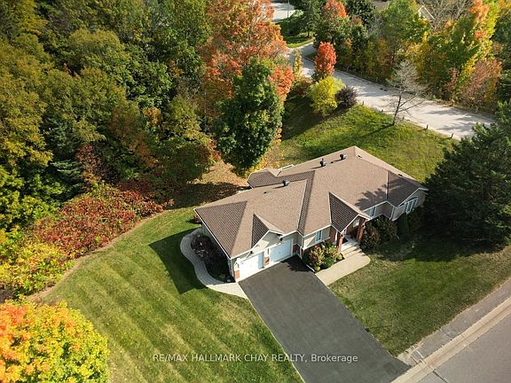 2nd image of 32 Valleycrest Dr