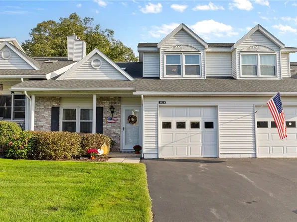 1024 Cunningham Dr, Victor, NY 14564