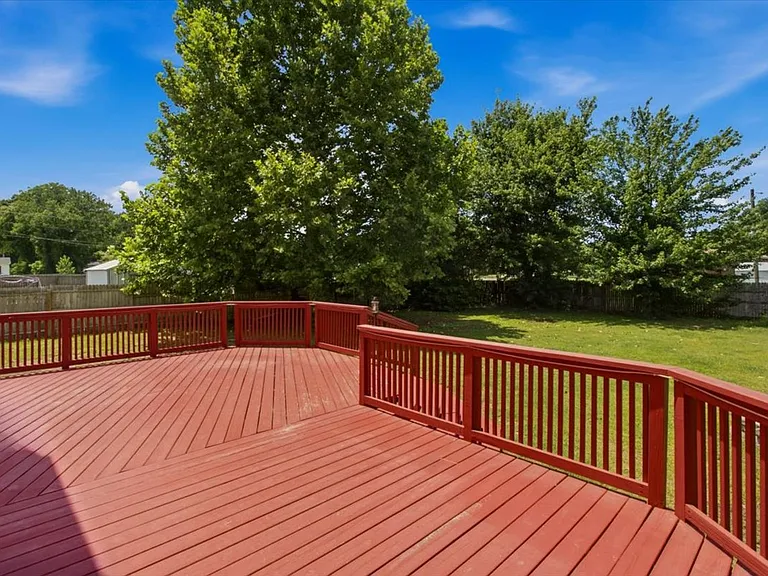 103 Briar Hollow Dr — Photo 36