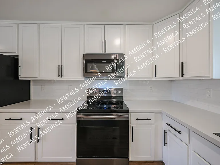 1909 E Indianola Ave — Photo 13