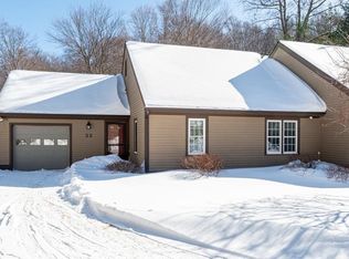 22 Slate Cir, Manchester Center, VT 05255