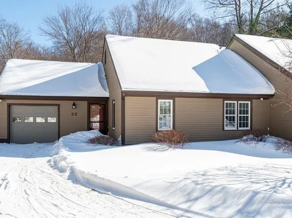 22 Slate Circle, Manchester, VT 05255