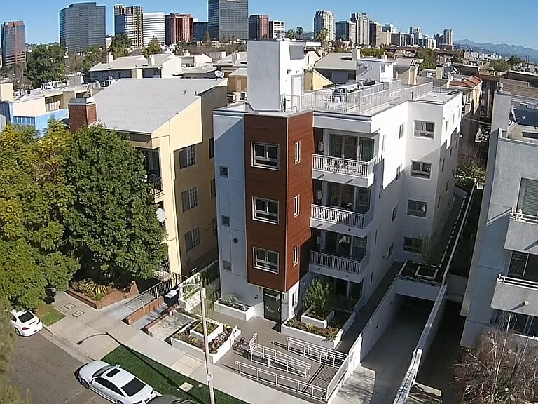 1424 S Bentley Ave #101 — Photo 13