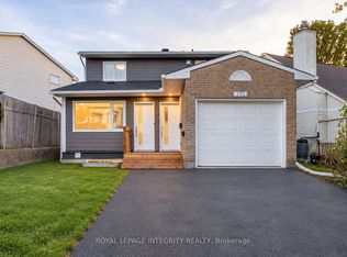 775 Kingfisher Cres #B, Ottawa, ON K1E2L5