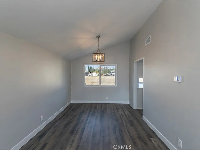980 S Loyola Dr — Photo 3