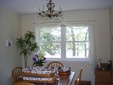 4th image of 624A Sunset Blvd W