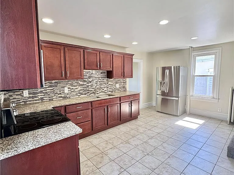 21 W Main St #2 — Photo 7
