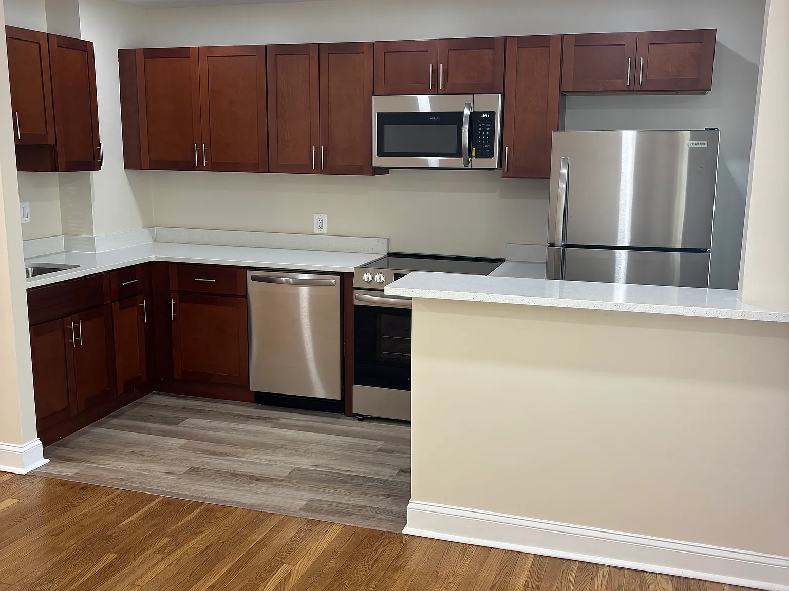 1 bed, 700 sqft, $2,395 — Photo 2