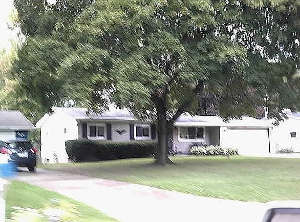 2nd image of 3338 Southgate Dr