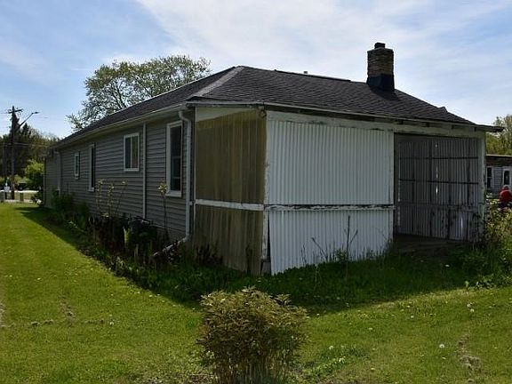 3rd image of 1698 & 1700 Allison Ln