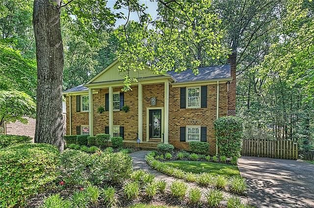 1st image of 834 Ingraham Pl