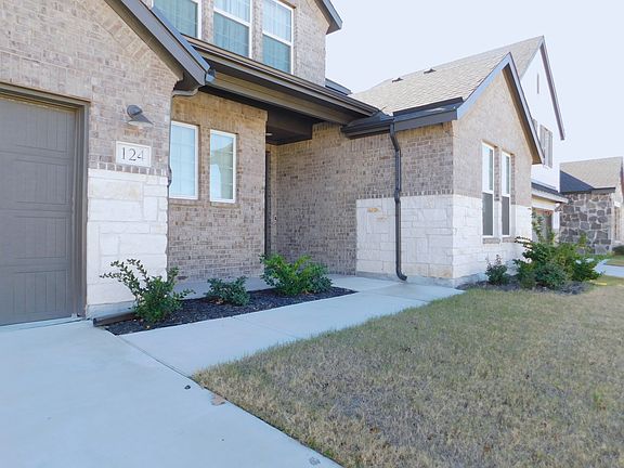 3rd image of 124 Nora Ln