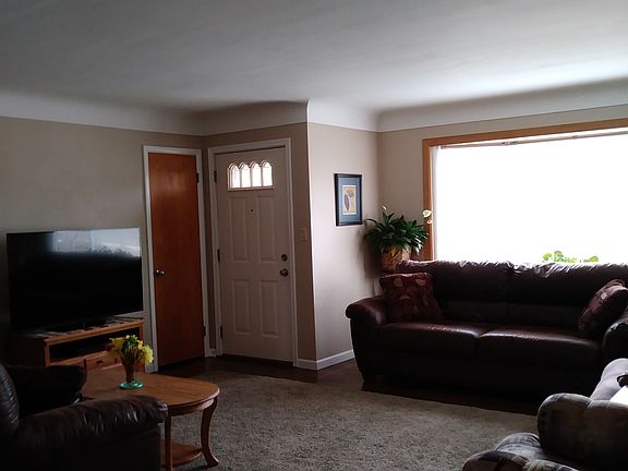 2nd image of 2118 Briar Ln