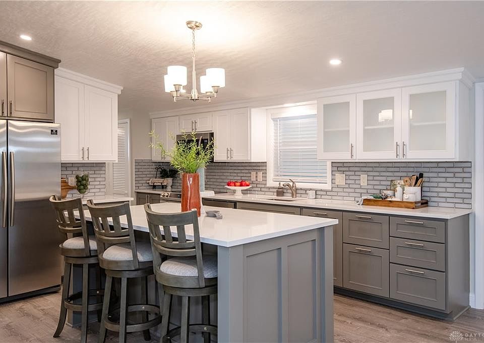1st image of 421 Alisha Ln