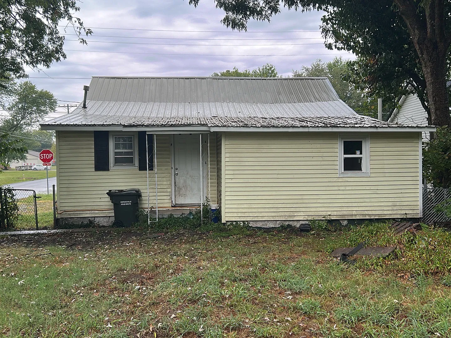 2 bed, 912 sqft, $650 — Photo 2