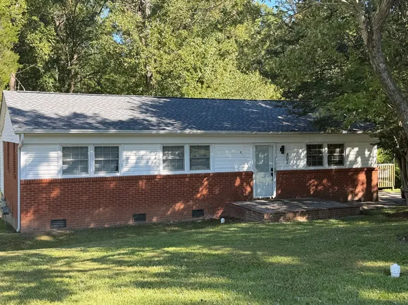402 Wooddale Dr, Dallas, NC 28034
