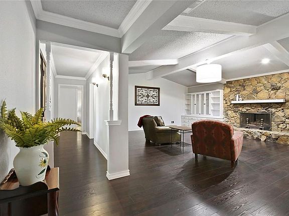 5th image of 174 Moonlight Dr