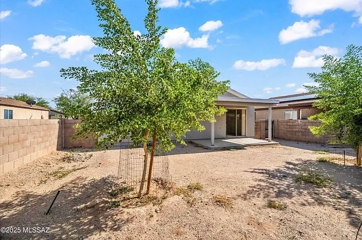 1670 W Bitter Orange St — Photo 6