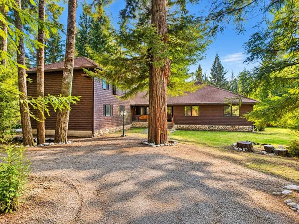 190 Douglas Park Dr, Crescent City, CA 95531