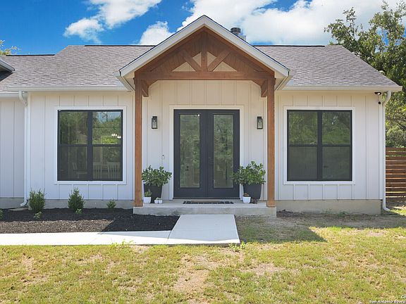 3rd image of 28912 WATERVIEW DR
