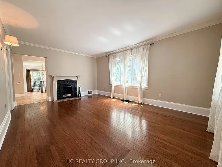 398 Maple Ave — Photo 3