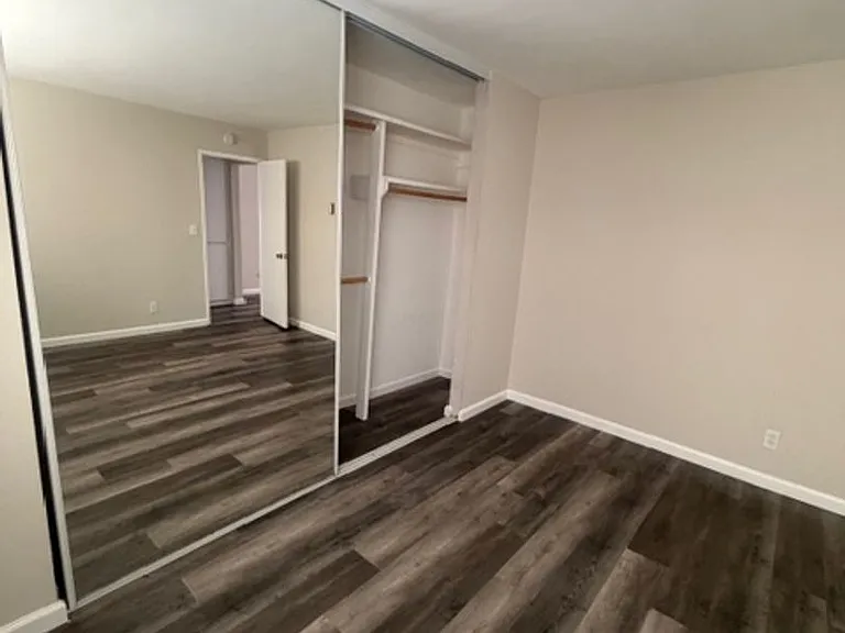 4560 North Ave — Photo 13