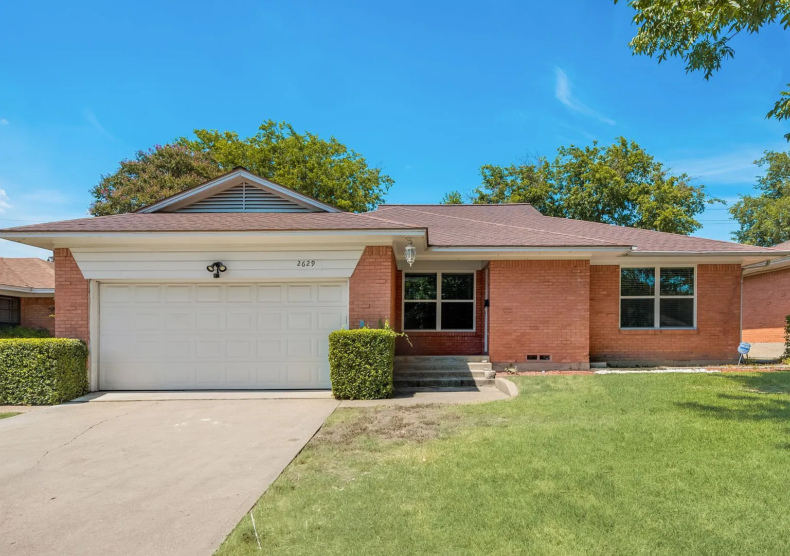 Adorable Updated Home! Move In Ready! — Photo 4
