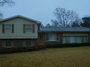 221 Long St, Talladega, AL 35160