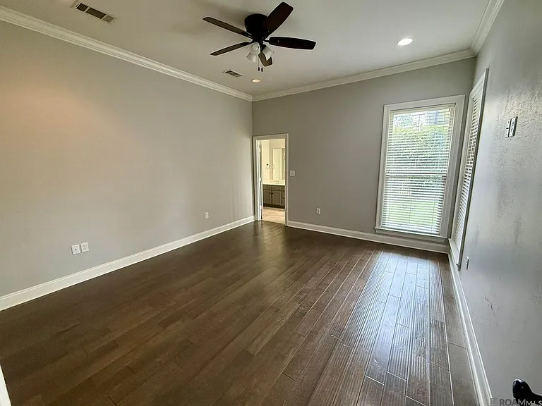 10408 Springtree Ave — Photo 8