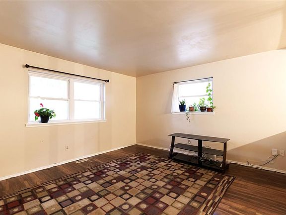 4th image of 2804 N McMillan Ave