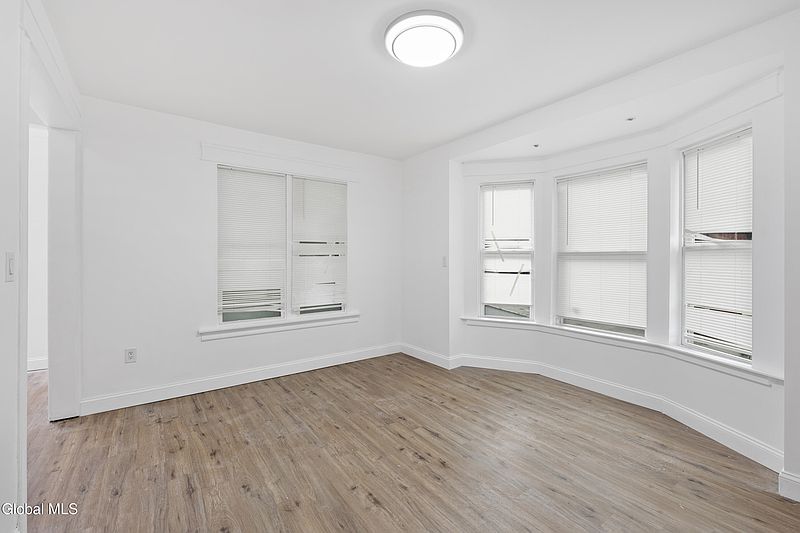 5th image of 78 Middleburgh Street