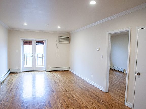 2nd image of 712 6th Ave #4
