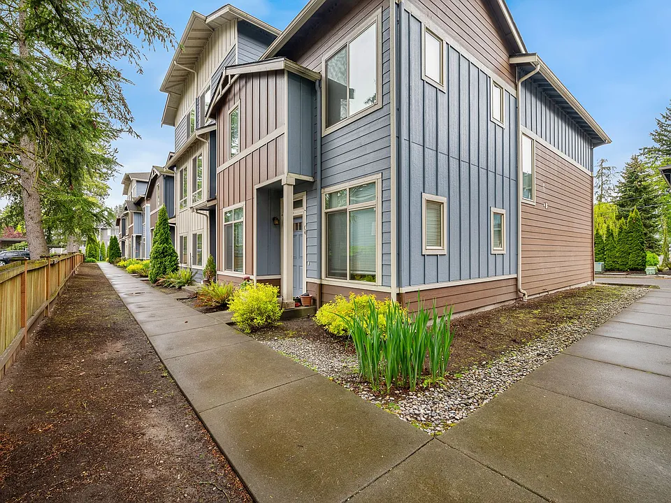 Pinnacle Townhomes