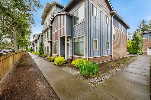 Pinnacle Townhomes Photo 1