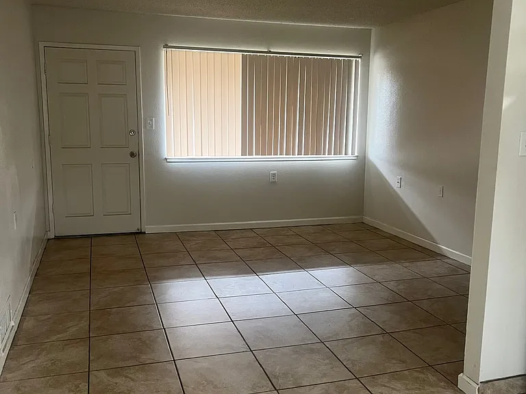 3041 E Hammond Ave #105 — Photo 7
