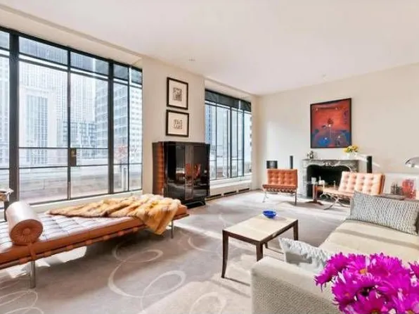 17 W 54th St, New York, NY 10019