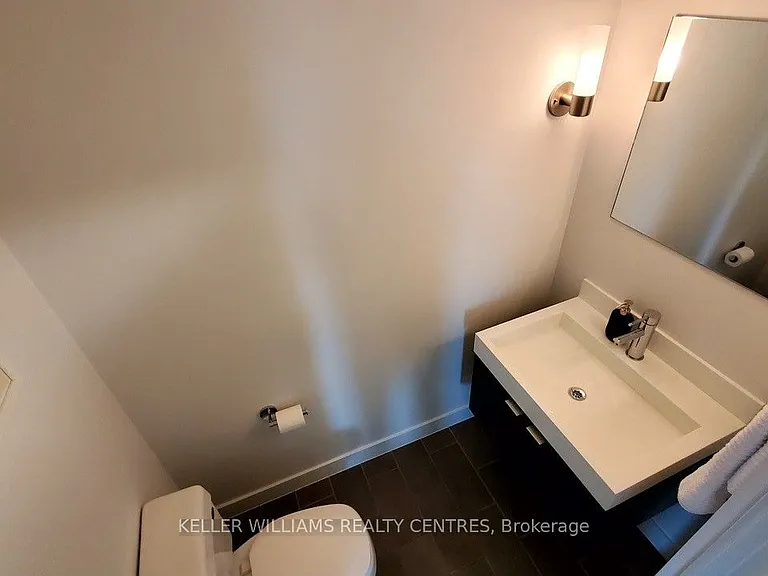4 E Spadina Ave #K-1220 — Photo 9