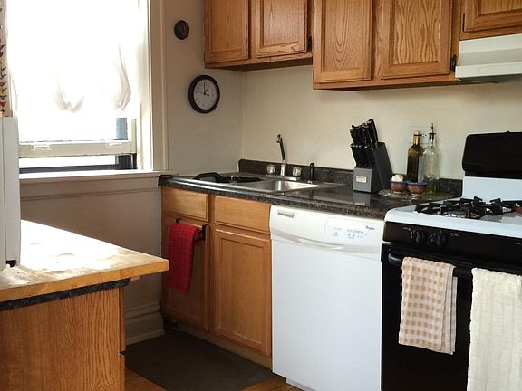 3rd image of 140 Harrison St APT 3E